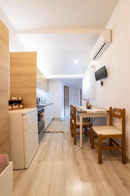 Fine House *
